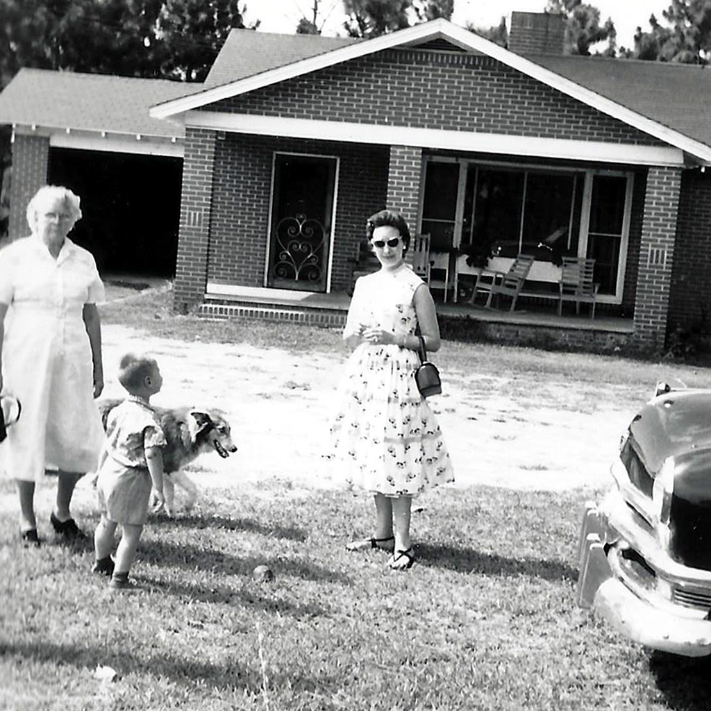 Daphne with Alvina & Shaun in Alma late 1950s